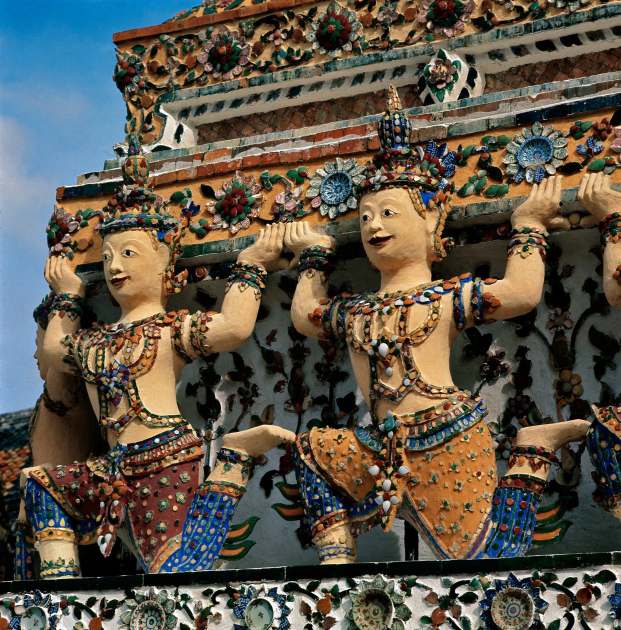 Cariatidi del tempio Wat Arun da Thai School