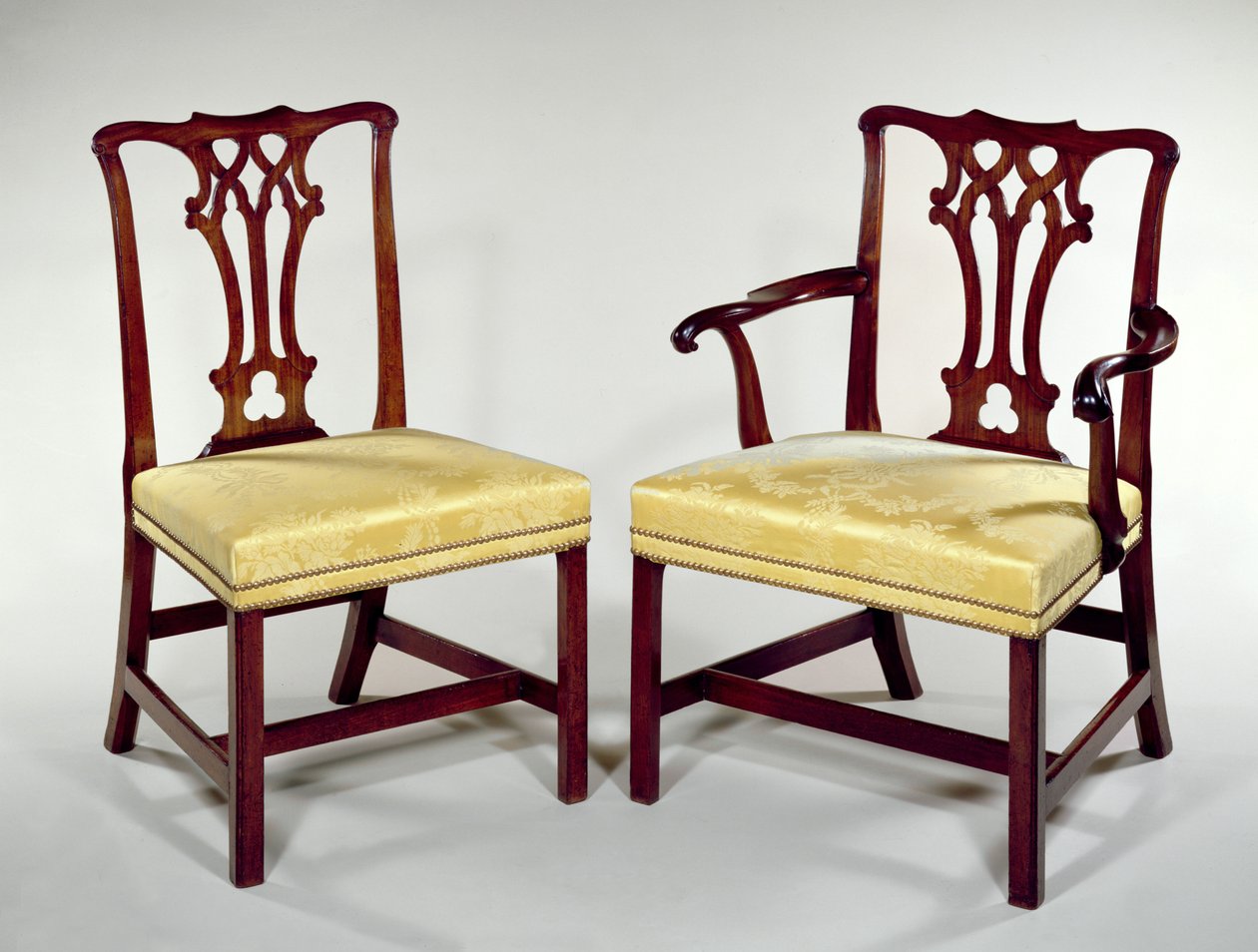 Sedie da pranzo, con schienali intrecciati e gambe squadrate smussate, c.1760 da Thomas Chippendale