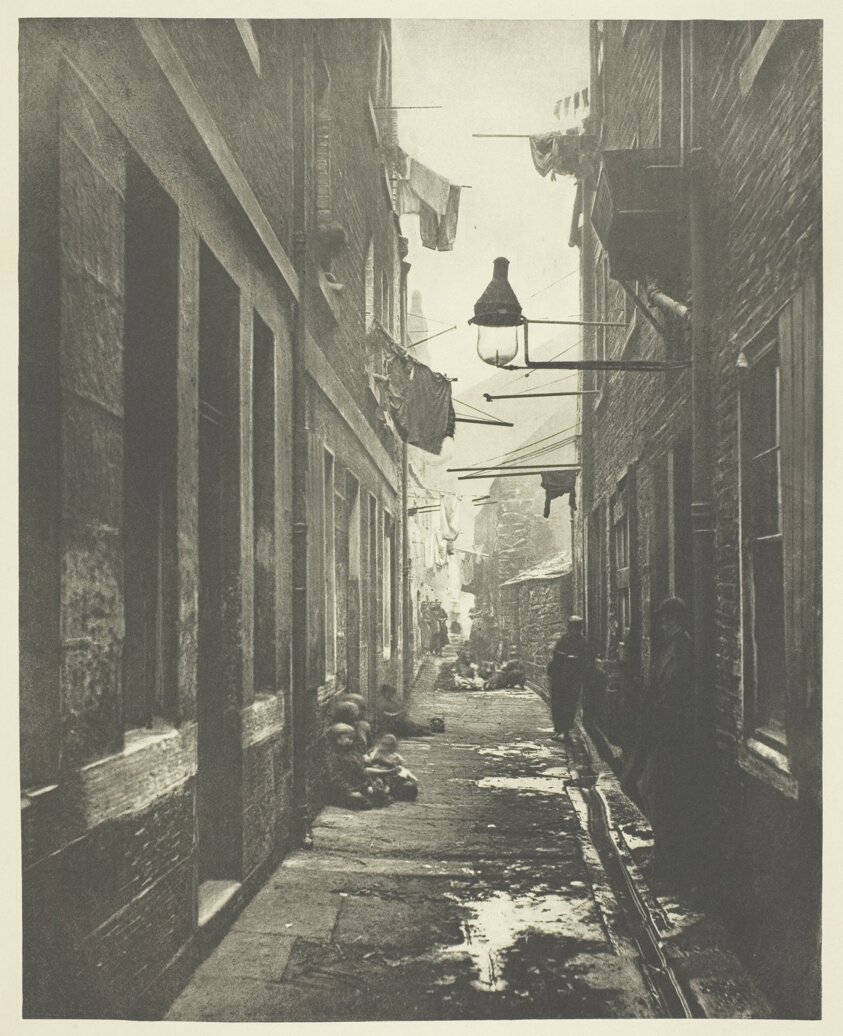 Vicino al n. 80 di High Street da Thomas Annan