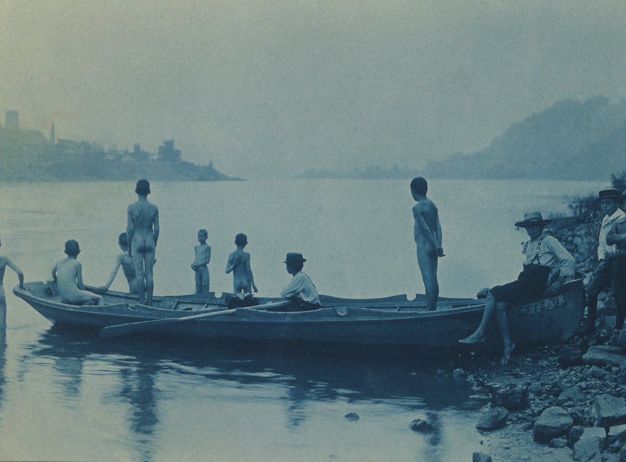 Ragazzi con la barca, fiume Ohio, vicino a Wheeling, West Virginia da Thomas Anshutz