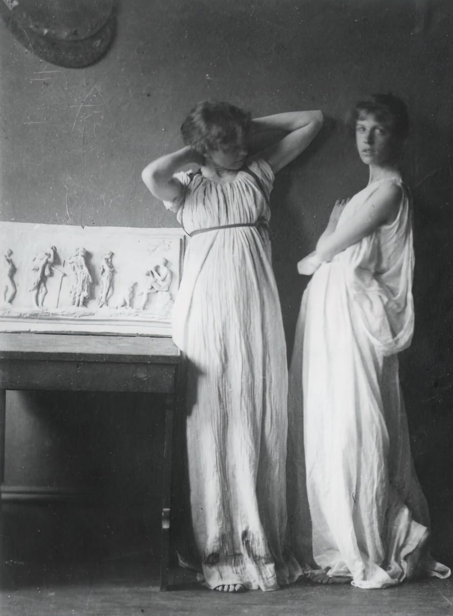 Modelli non identificati in costumi greci, c. 1883 da Thomas Eakins