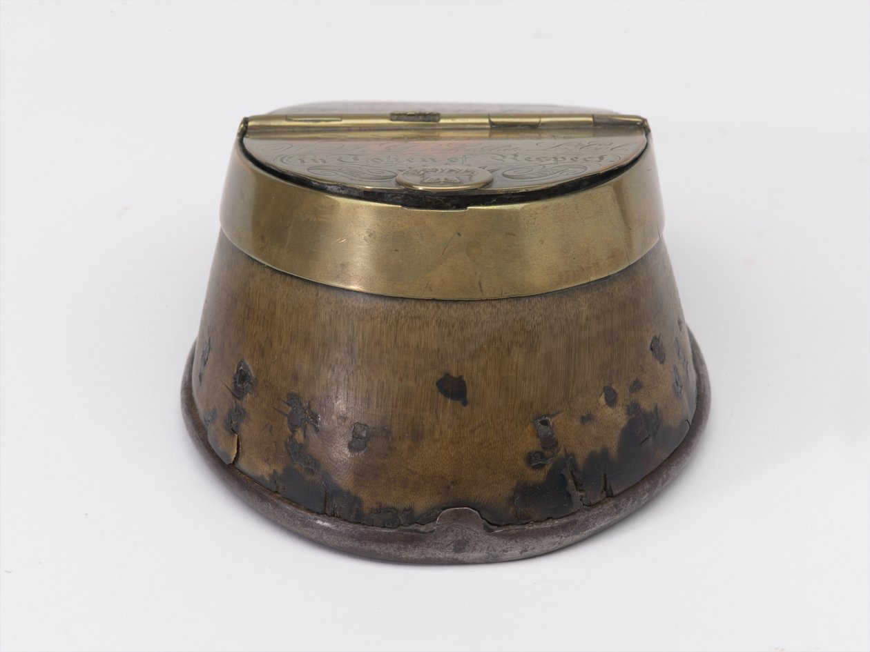 Calamaio a zoccolo di cavallo appartenente al Capitano William Tyrwhitt Drake, Guardie a Cavallo Reali, c.1829 da Thomas Lee