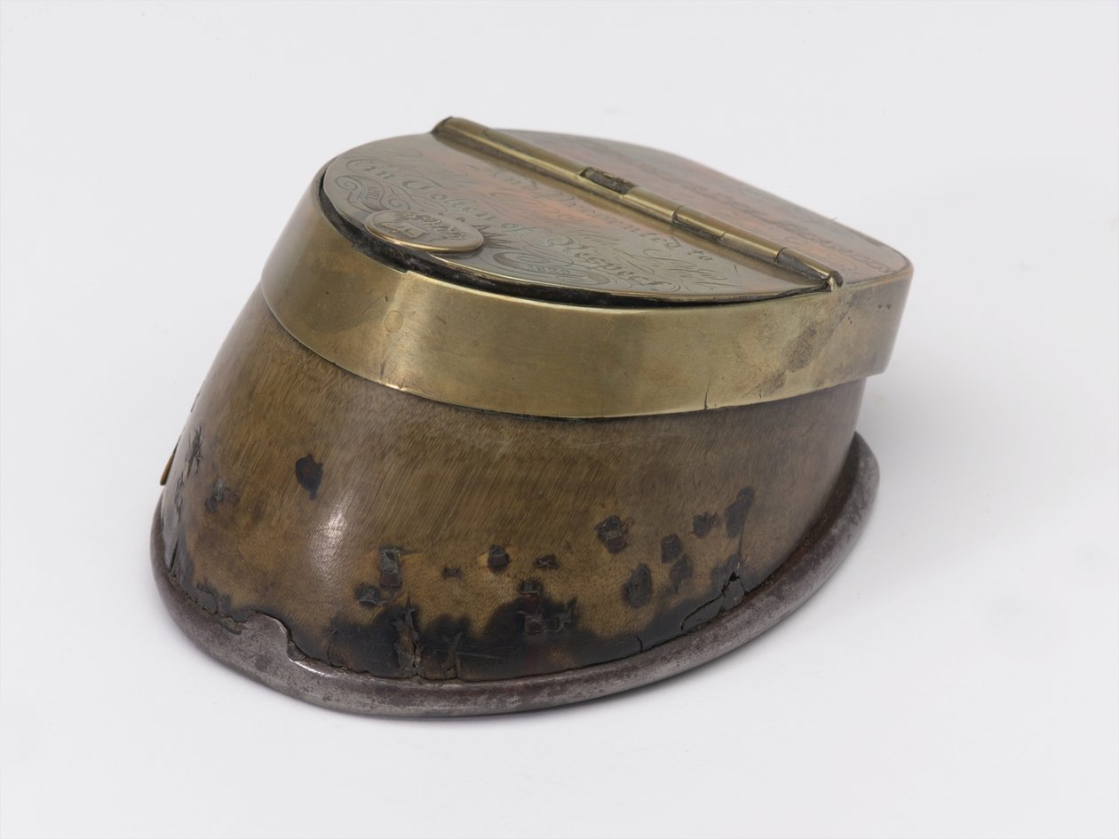 Calamaio a zoccolo di cavallo appartenente al Capitano William Tyrwhitt Drake, Guardie a Cavallo Reali, c.1829 da Thomas Lee