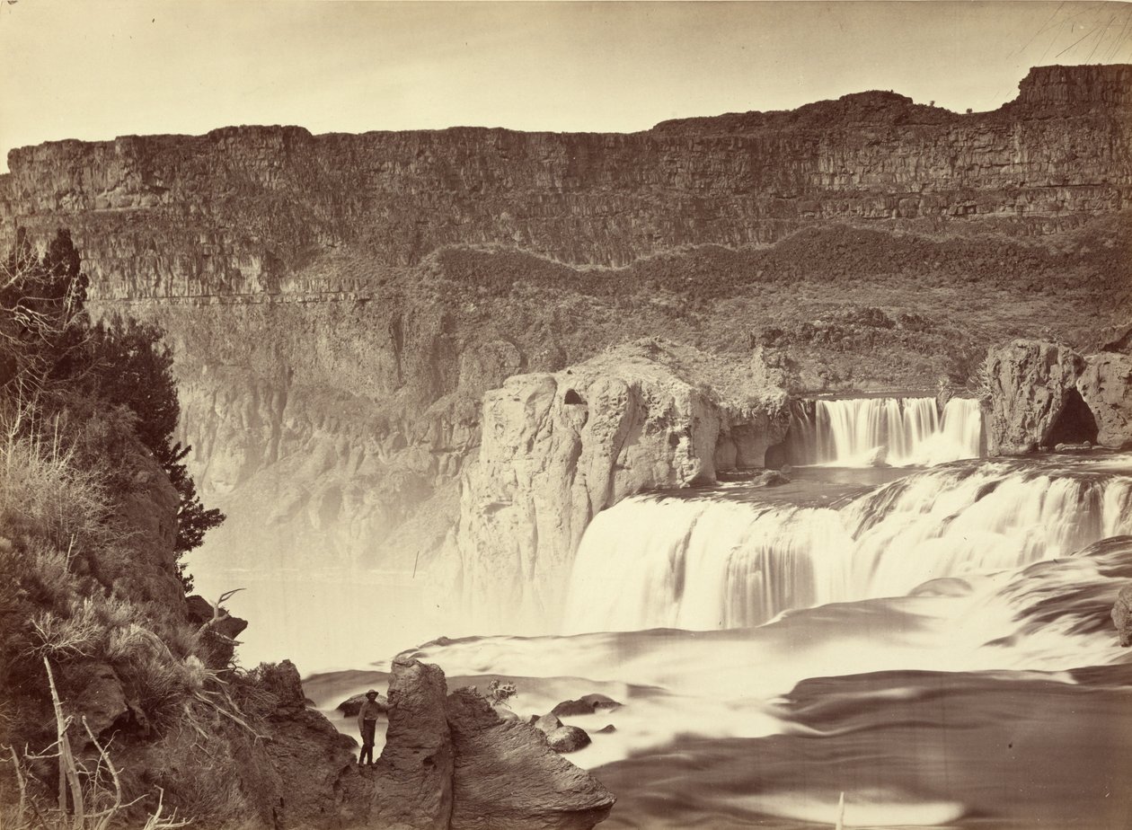 Cascate Shoshone, fiume Snake, Idaho. Vista a mezzogiorno. Pareti adiacenti alte circa 1.000 piedi. da Timothy H. O