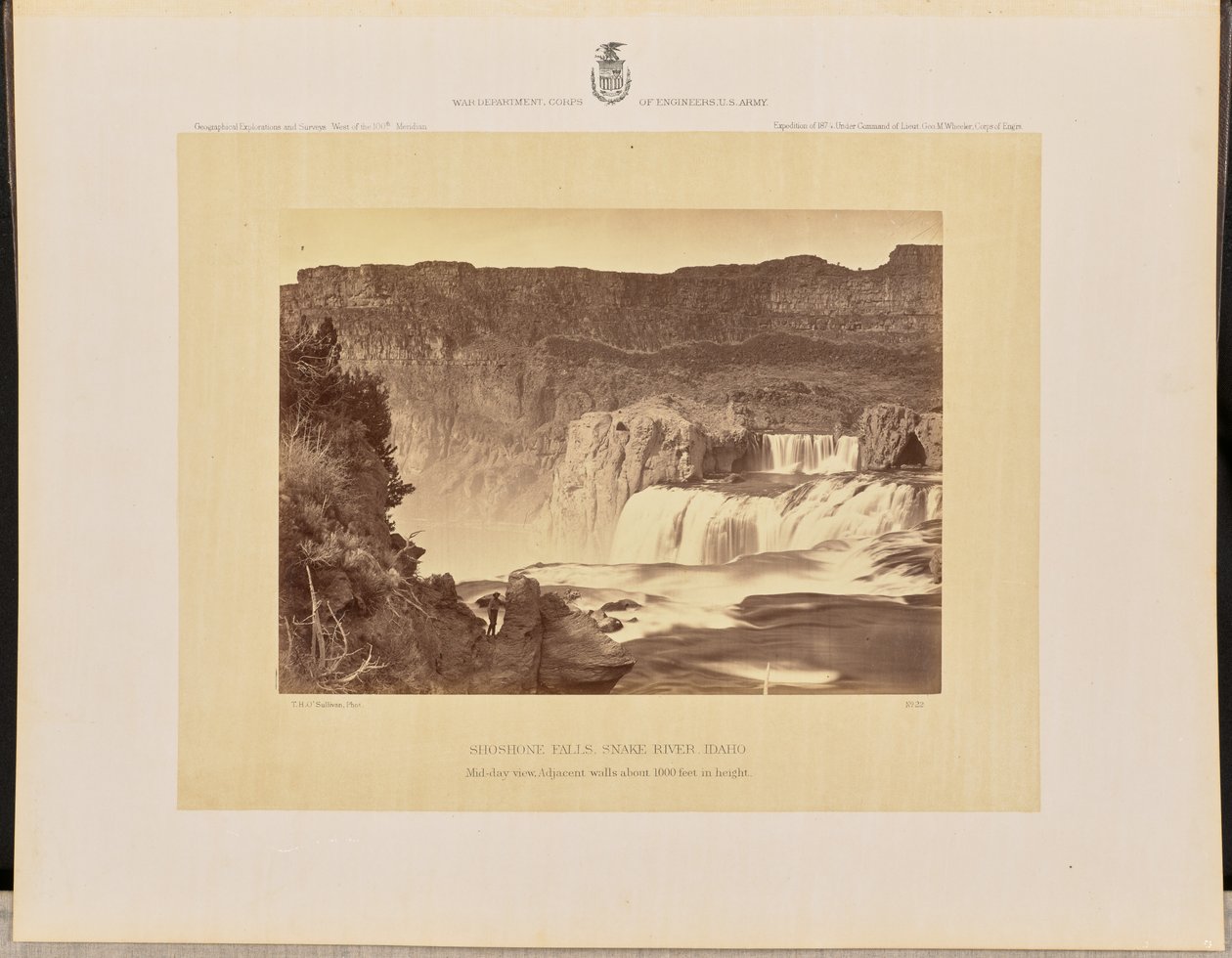 Cascate Shoshone, fiume Snake, Idaho. Veduta di mezzogiorno, pareti adiacenti alte circa 1000 piedi da Timothy H. O