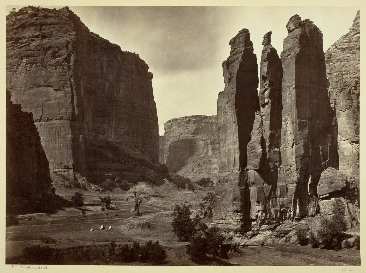 Cañon de Chelle, mura del Grand Cañon, circa 1200 piedi di altezza da Timothy O