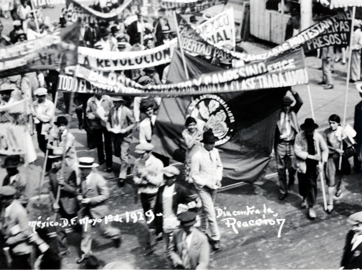 Marcia dei lavoratori, Città del Messico, Primo Maggio 1929 da Tina Modotti