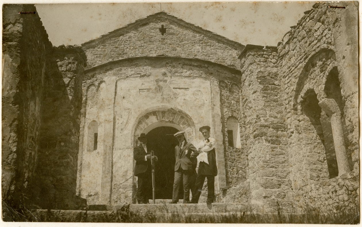 Abbey of San Pietro al Monte, Civate, Lombardy, Italy, photograph by Ugo Monneret de Villard, circa 1910 da Ugo Monneret de Villard