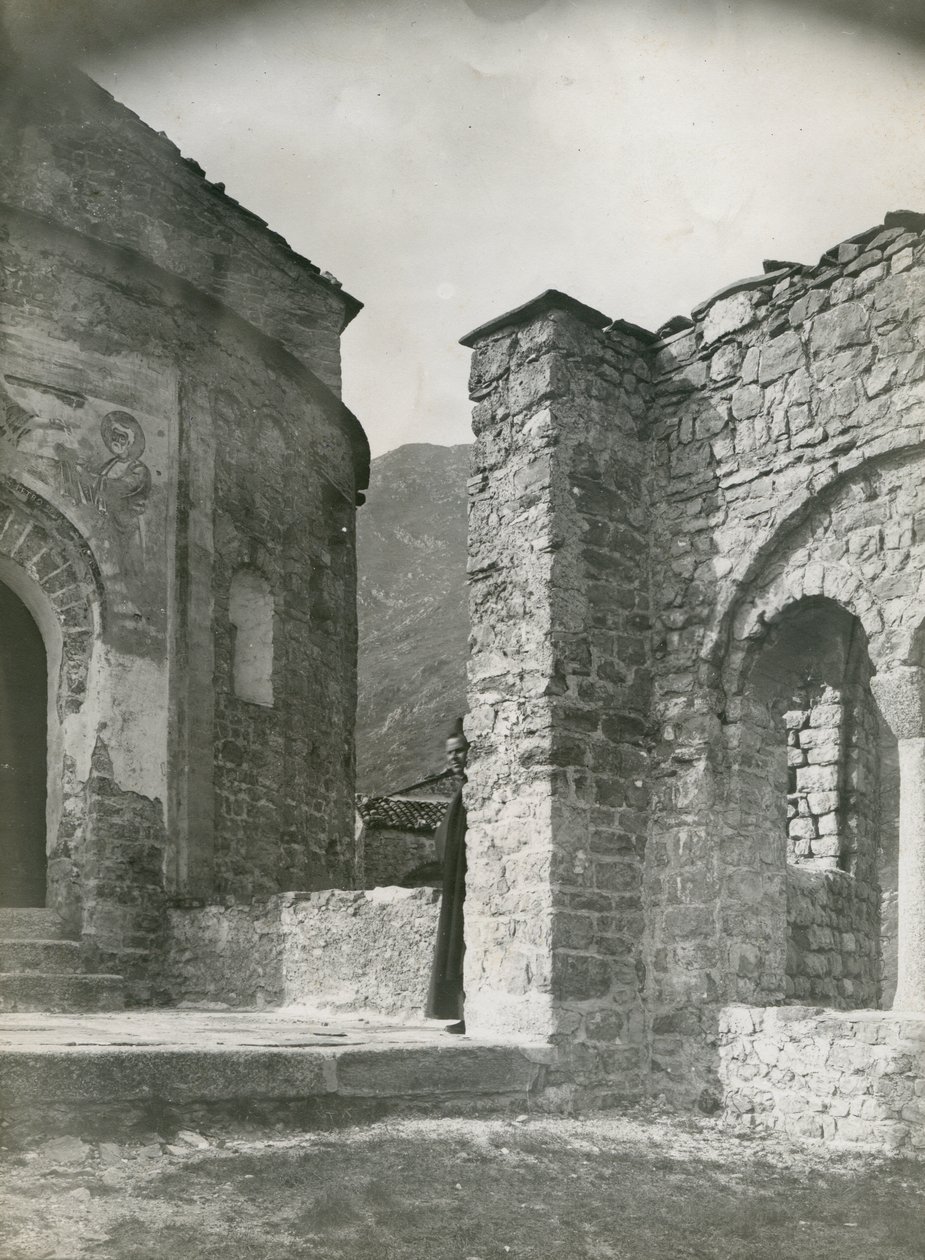 Abbey of San Pietro al Monte, Civate, Lombardy, Italy, photograph by Ugo Monneret de Villard, circa 1910 da Ugo Monneret de Villard