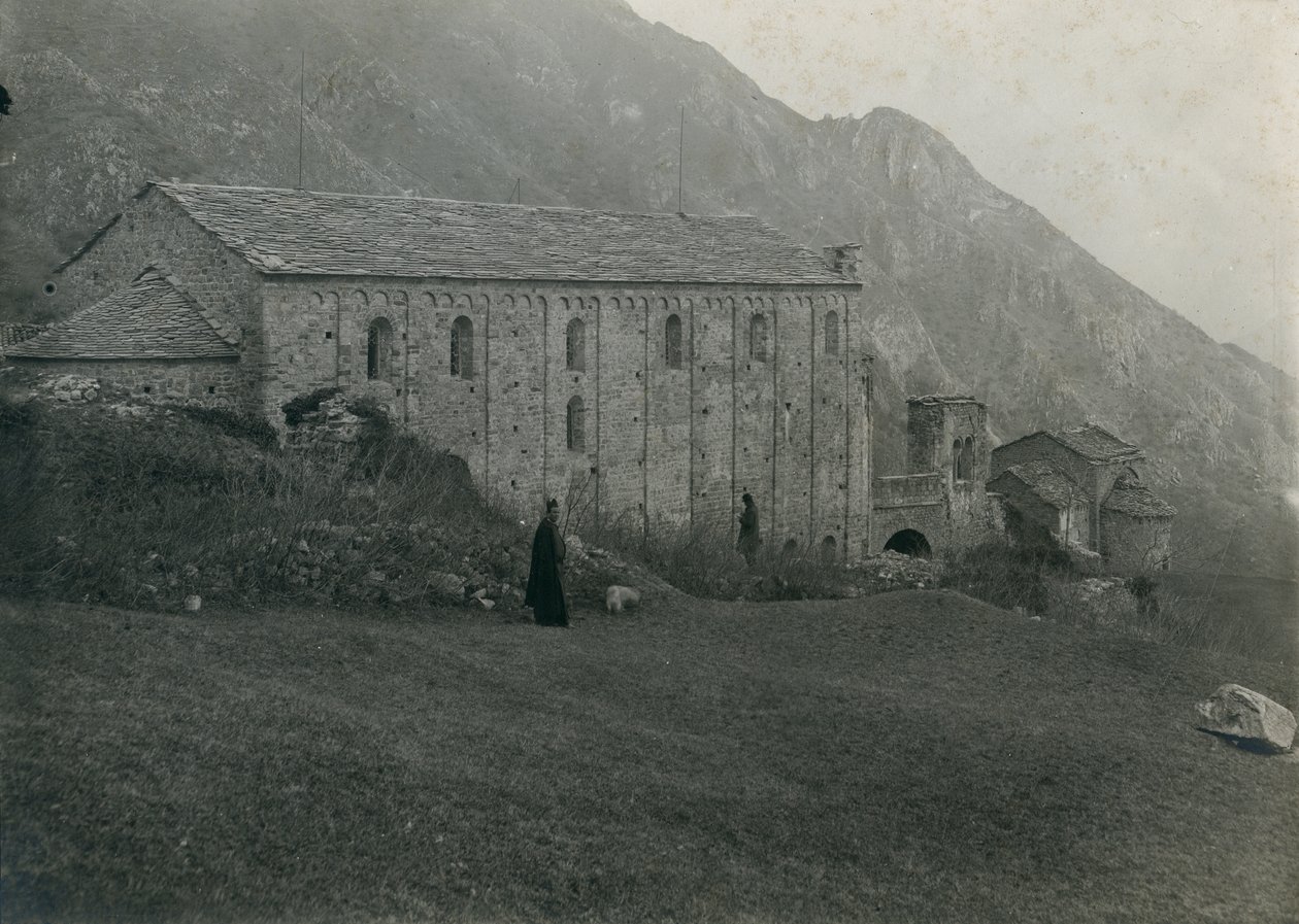 Abbey of San Pietro al Monte, Civate, Lombardy, Italy, photograph by Ugo Monneret de Villard, circa 1910 da Ugo Monneret de Villard