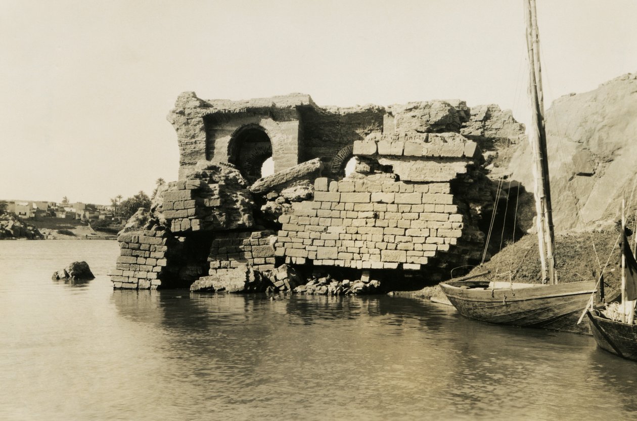 Bagno di Cleopatra, isola di Elefantina, Egitto, fotografia di Ugo Monneret de Villard da Ugo Monneret de Villard