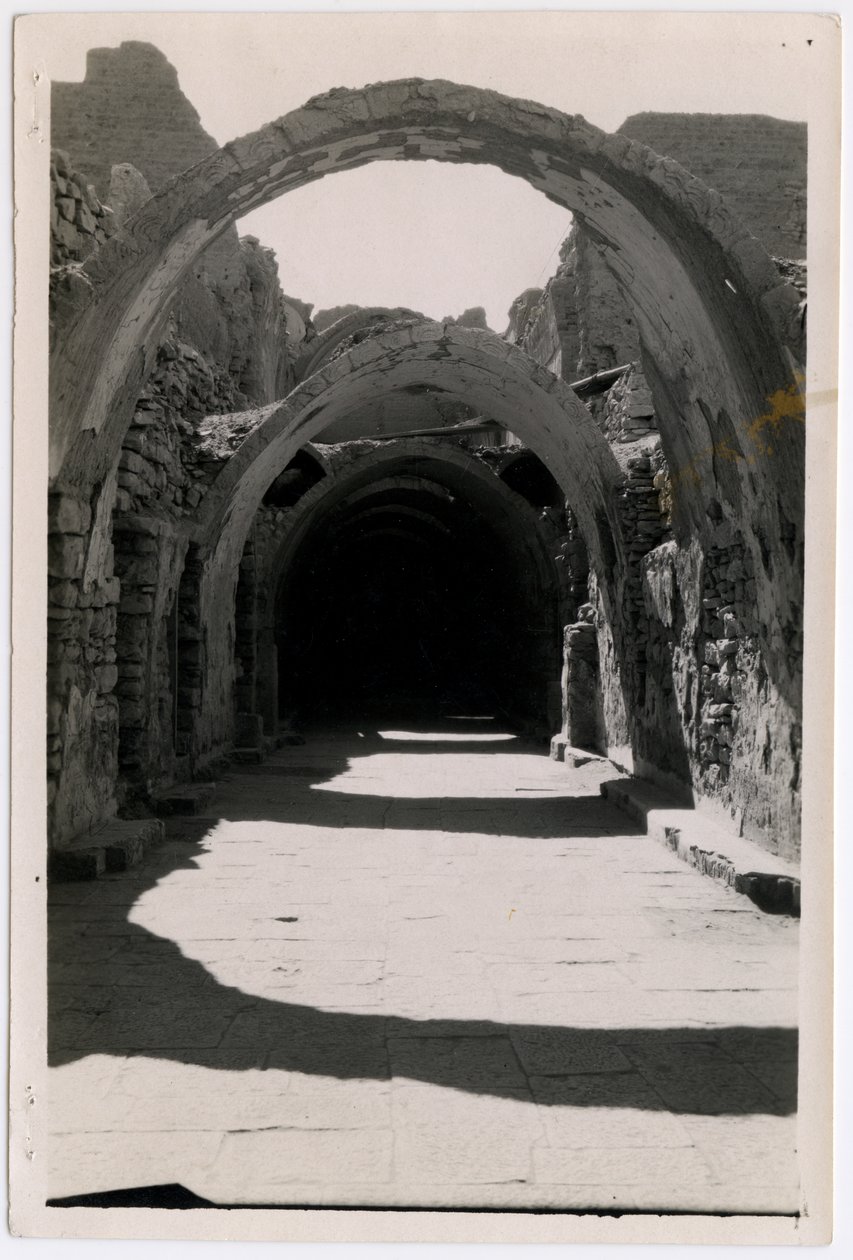Galleria 94 rivolta a sud, Monastero di San Simeone, Assuan, Egitto, fotografia di Ugo Monneret de Villard da Ugo Monneret de Villard