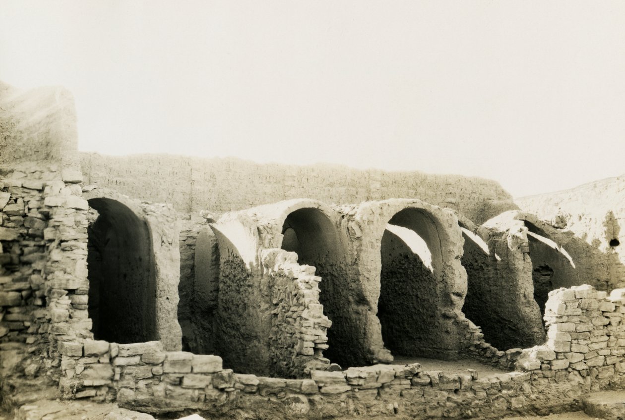 Interno del Monastero di San Simeone, edifici 311-36, Assuan, Egitto, fotografia di Ugo Monneret de Villard da Ugo Monneret de Villard