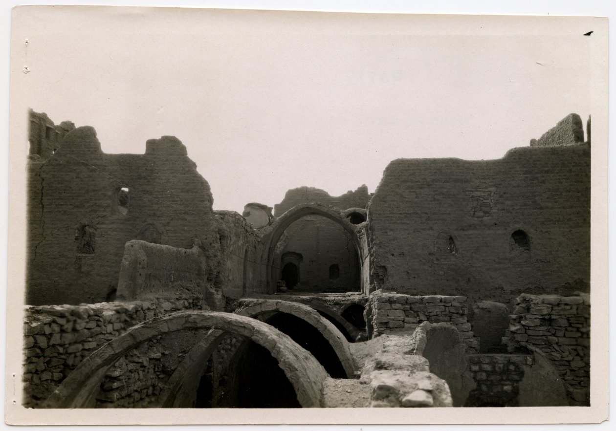 Grande torrione (qasr) del Monastero di San Simeone, Assuan, Egitto, fotografia di Ugo Monneret de Villard da Ugo Monneret de Villard