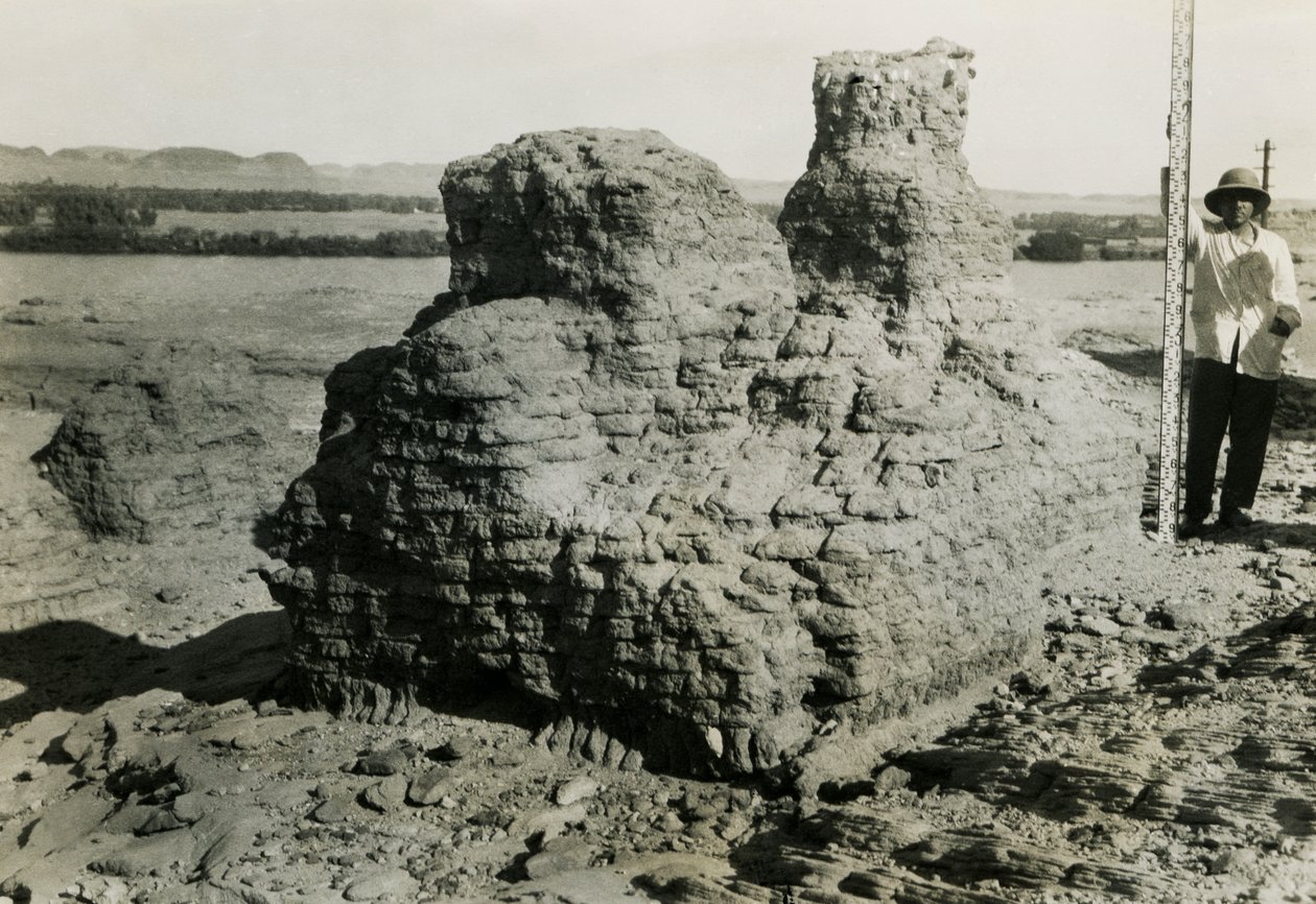 Tomba nella necropoli di Qasr Ibrim, Egitto, fotografia di Ugo Monneret de Villard da Ugo Monneret de Villard