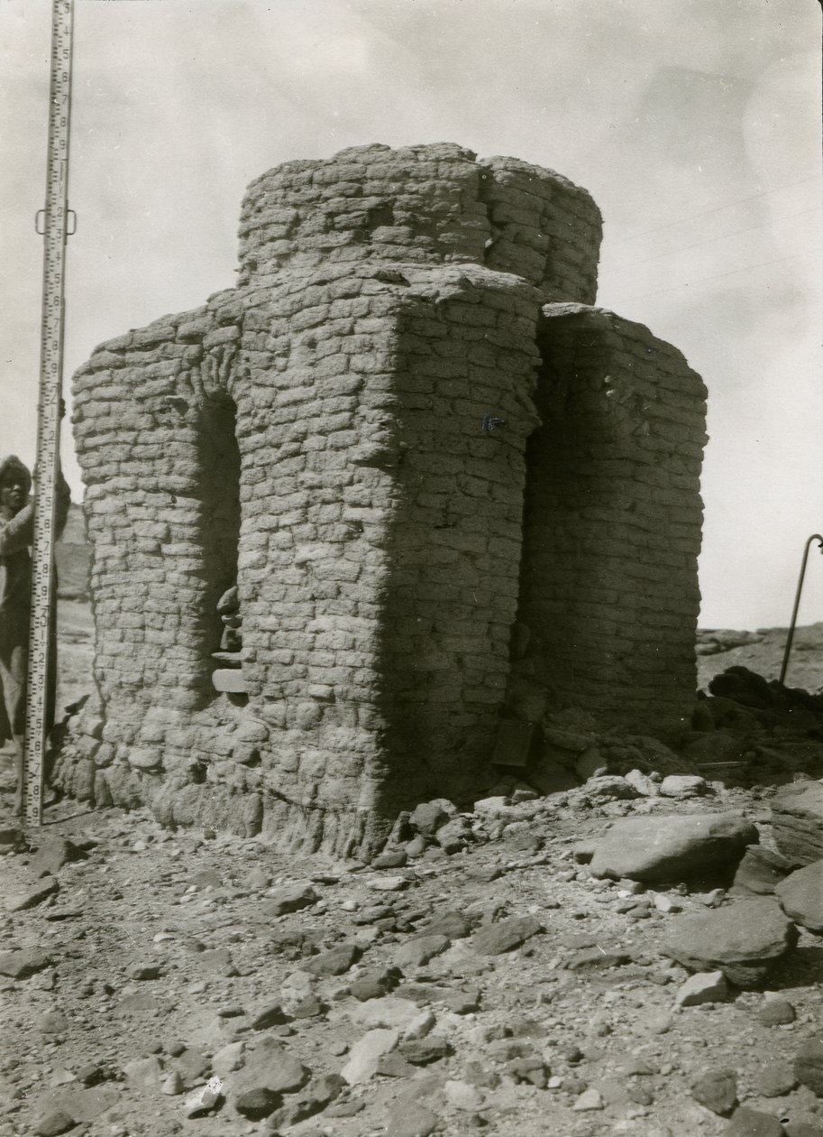 Tomba nella necropoli settentrionale, Qasr Ibrim, Egitto, fotografia di Ugo Monneret de Villard da Ugo Monneret de Villard