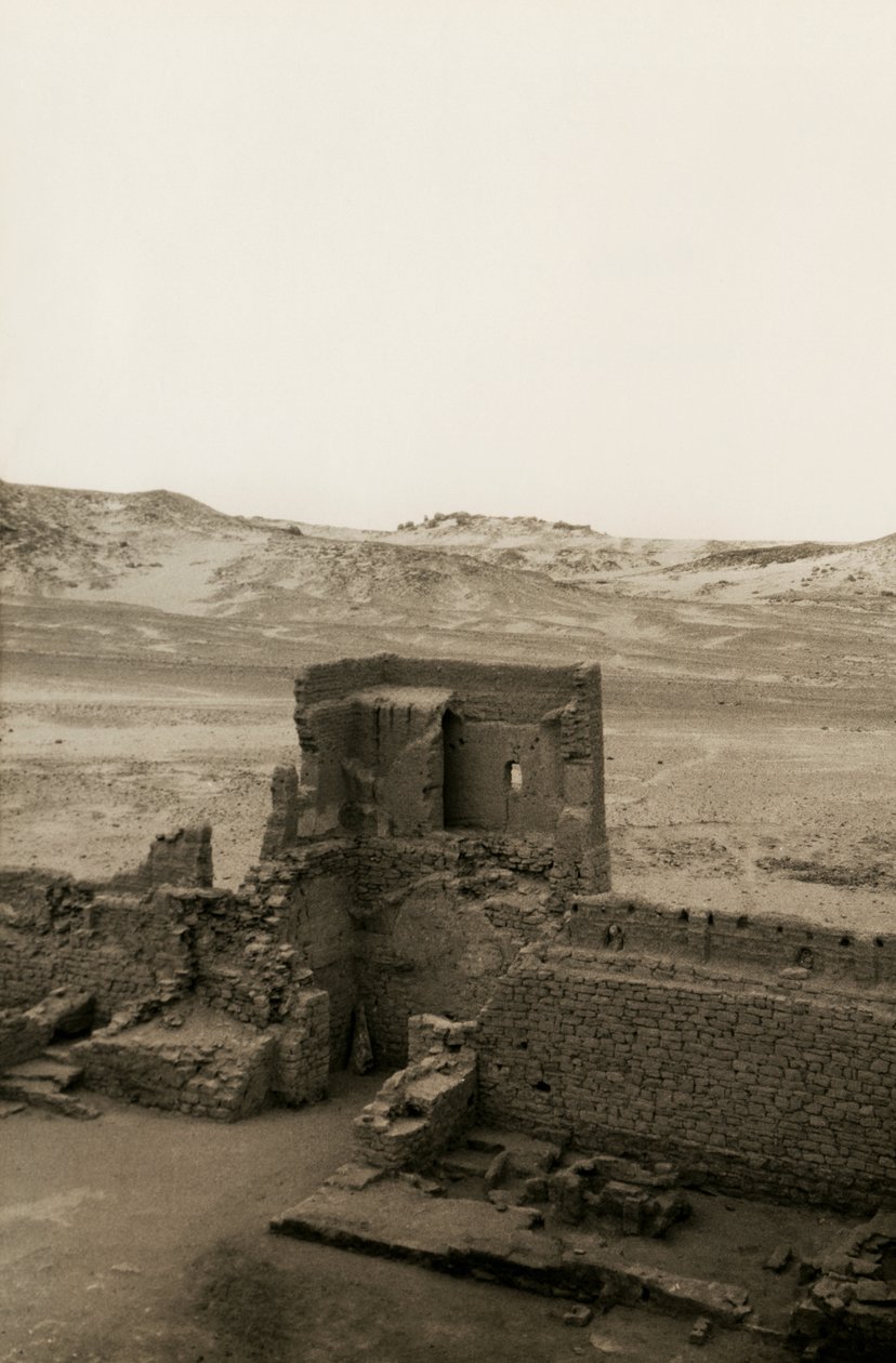 Torre occidentale del monastero di San Simeone, Assuan, Egitto, fotografia di Ugo Monneret de Villard da Ugo Monneret de Villard