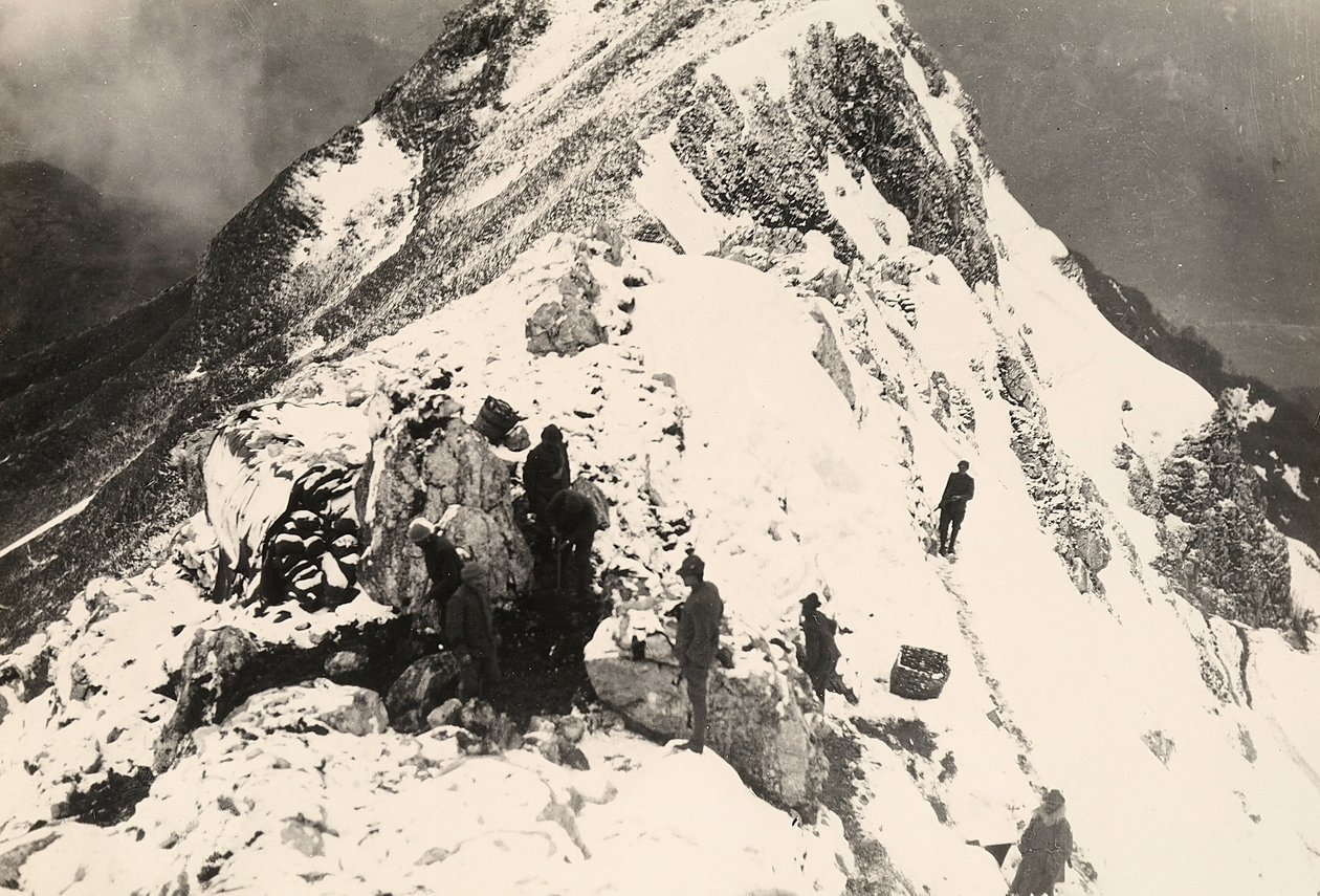 Operazioni per il nido di mitragliatrici sul Monte Nero durante la Prima Guerra Mondiale da Ugo Ojetti