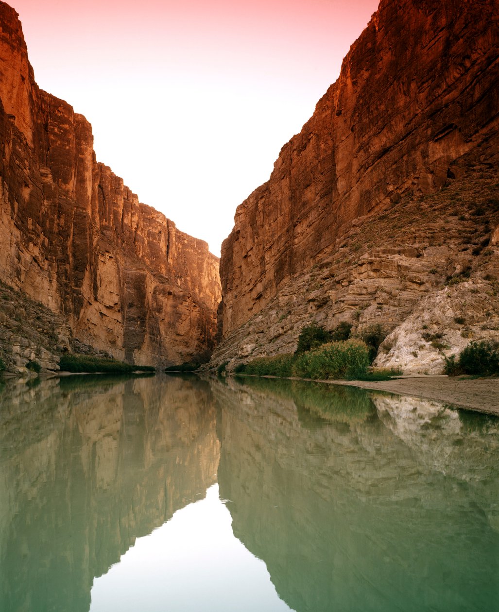 Scogliere sopra il Rio Grande nel Parco Nazionale di Big Bend, Texas da Unbekannt Unbekannt