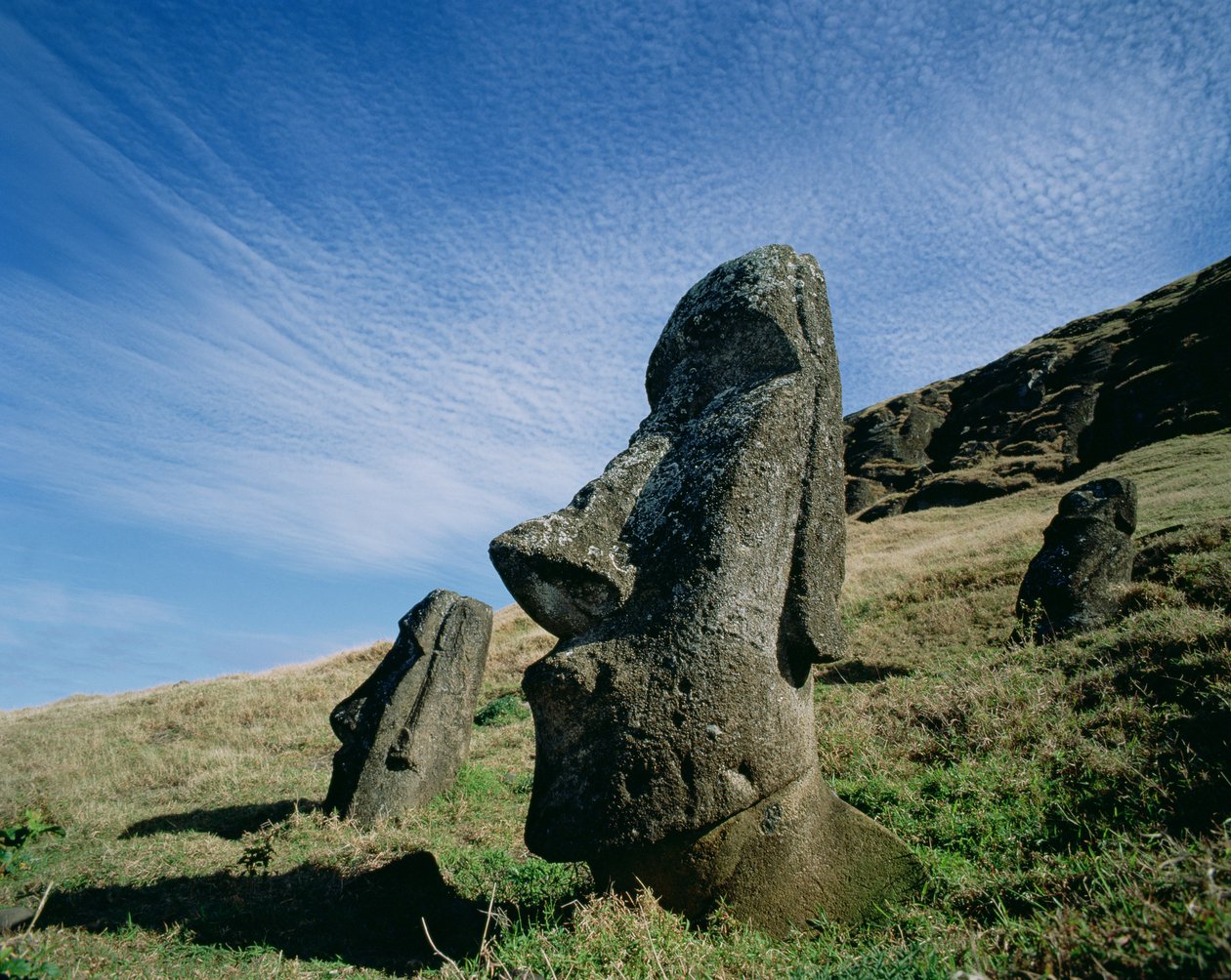 Statue monolitiche alla cava di Rano Raraku, c.1000-1600 da Unbekannt Unbekannt