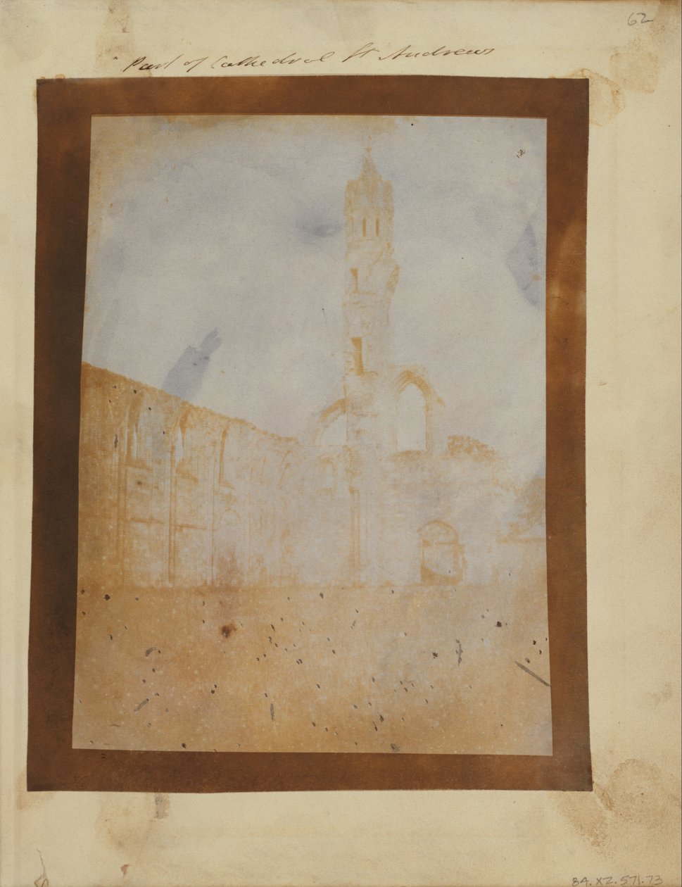 La facciata ovest e la navata sud della cattedrale di St. Andrews da nord-est da Unbekannt Unbekannt