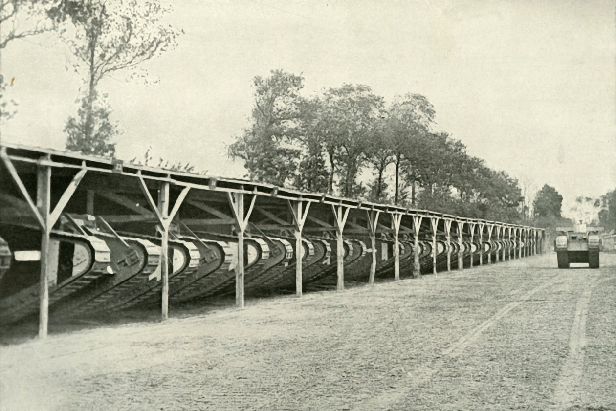 Un parco di carri armati britannici appena dietro la linea del fronte, 1919 da Unbekannt