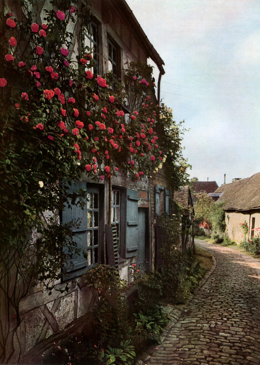 Una strada acciottolata a Gerberoy, Francia, 1938 da Unbekannt