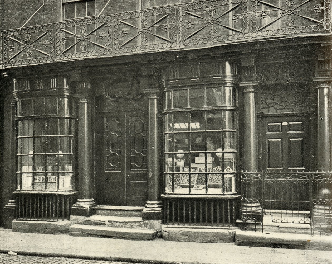 Un bel negozio in Artillery Row, Houndsditch, Londra, della seconda metà del XVIII secolo da Unbekannt