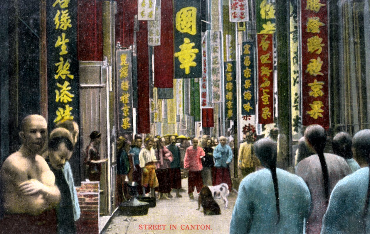 Una strada a Canton, Cina, c1900 da Unbekannt
