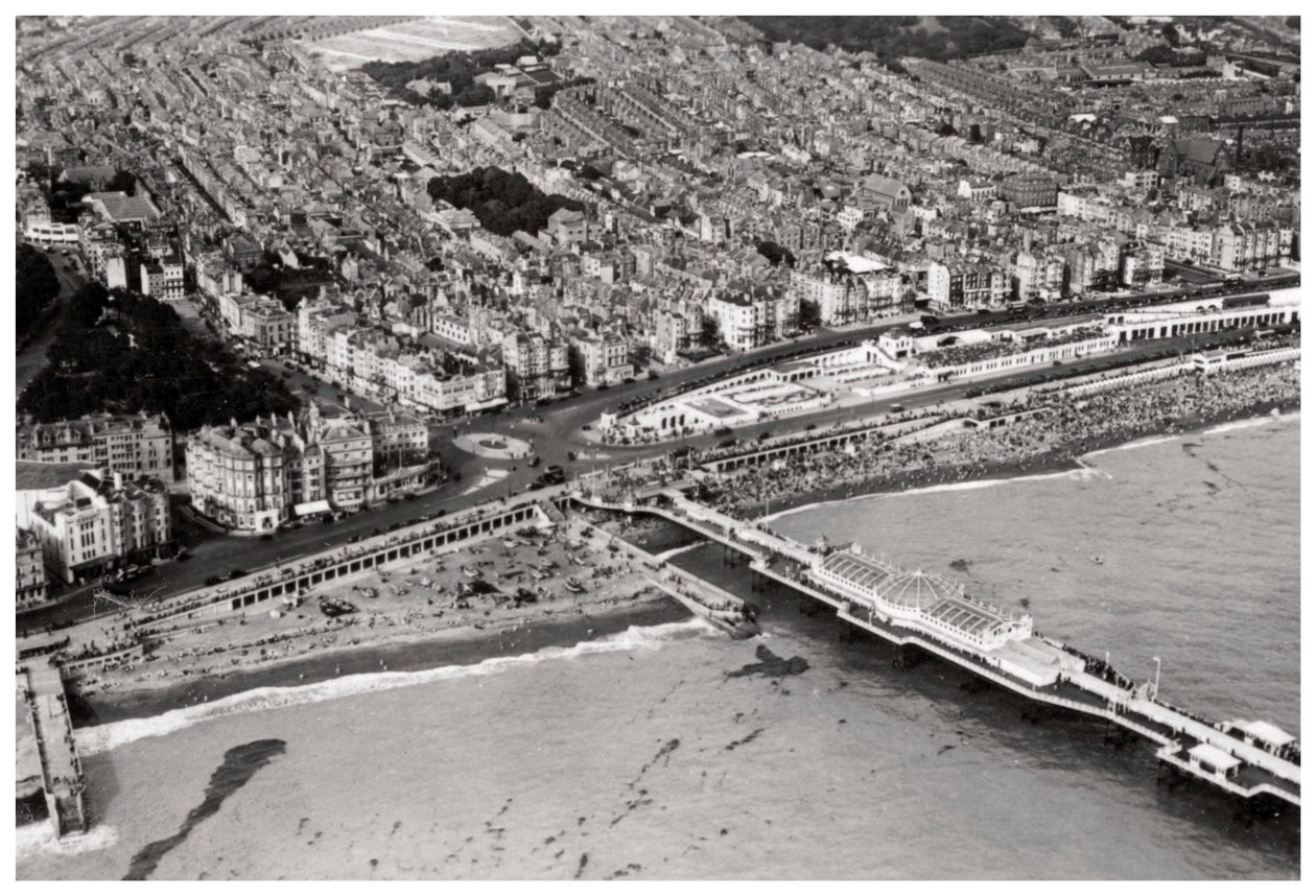 Veduta aerea di Brighton, Sussex, da un dirigibile da Unbekannt