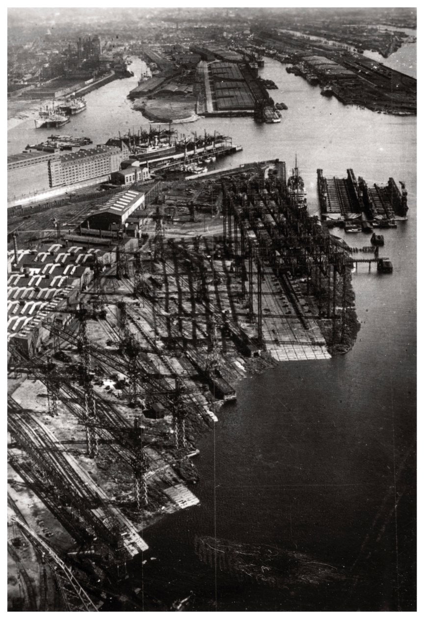 Veduta aerea del cantiere navale Bremer Vulkan, Brema, Germania, da un dirigibile, c1931 1933 da Unbekannt