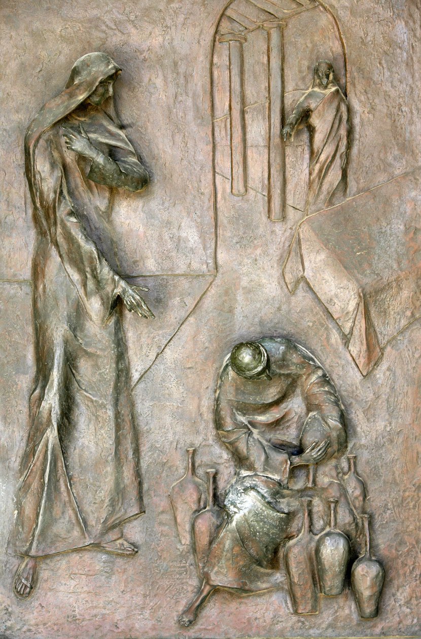 Scultura sulla porta della basilica dell