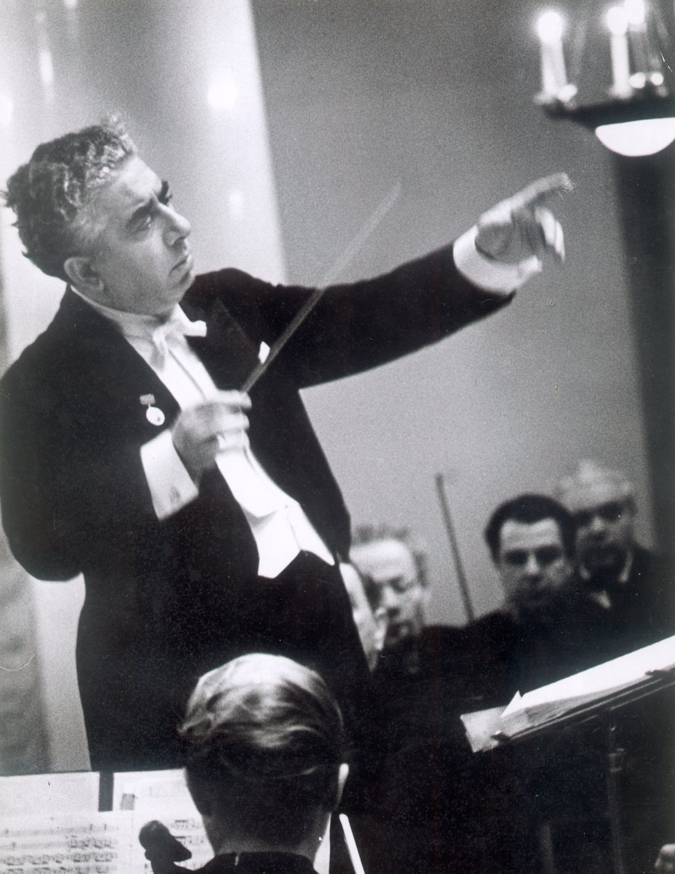 Aram Khachaturian, compositore sovietico-armeno, anni 