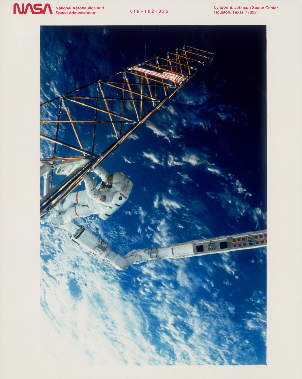Astronauta in EVA dallo Space Shuttle Atlantis, 1985 da Unbekannt