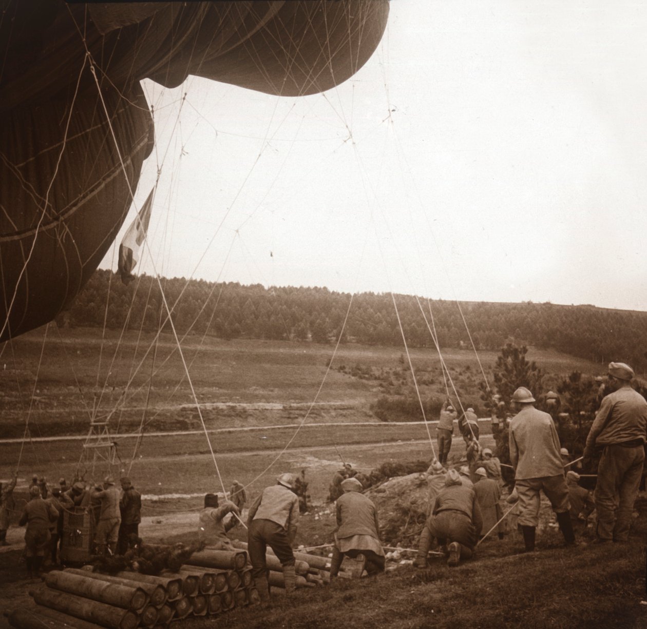 Pallone di sbarramento, Genicourt, Francia settentrionale, c1914-c1918 da Unbekannt