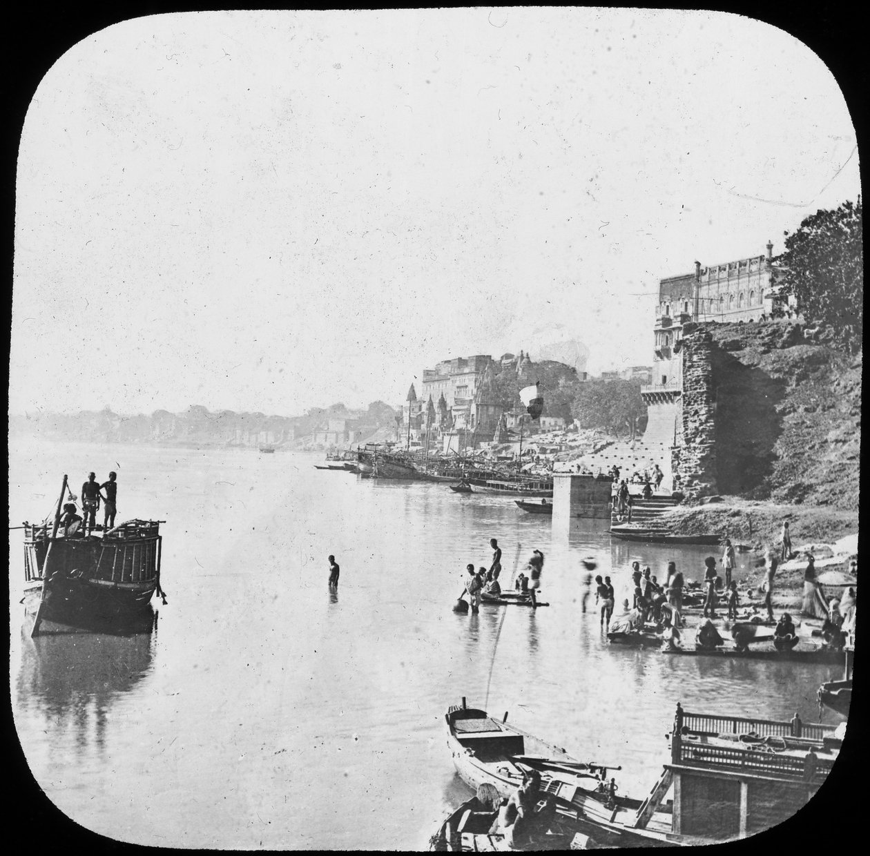 Ghat di balneazione a Benares, India, fine XIX o inizio XX secolo da Unbekannt