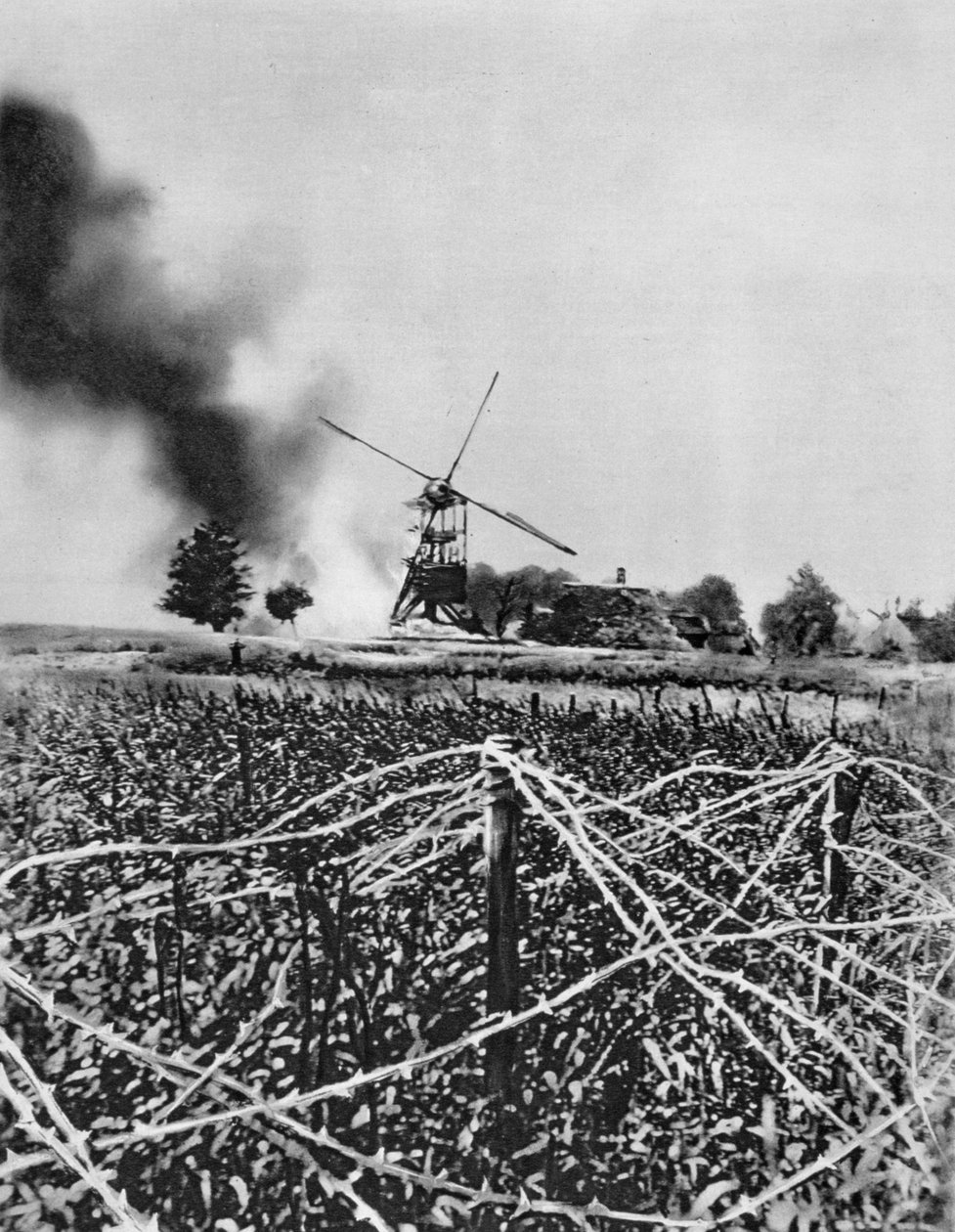 Bombardamento di un mulino a vento con proiettili incendiari, Artois, Francia, Prima Guerra Mondiale, 1915 da Unbekannt