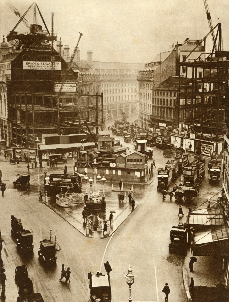 Lavori di costruzione a Piccadilly Circus a Londra da Unbekannt