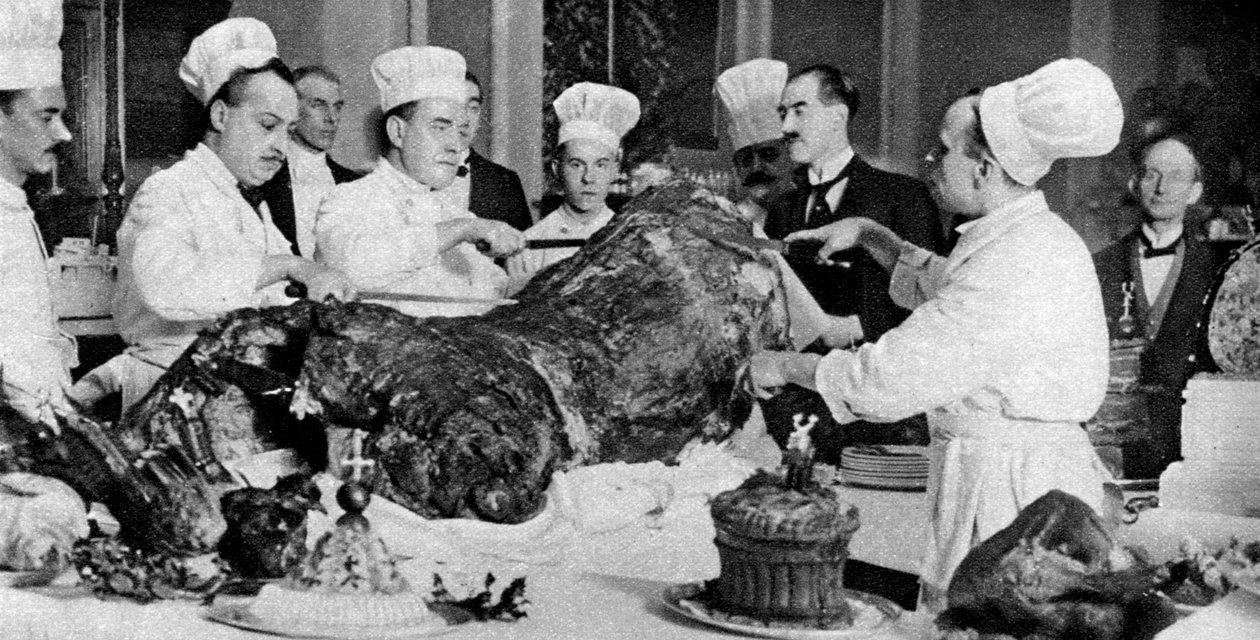 Taglio di un lato di manzo al banchetto annuale alla Guildhall, Londra da Unbekannt