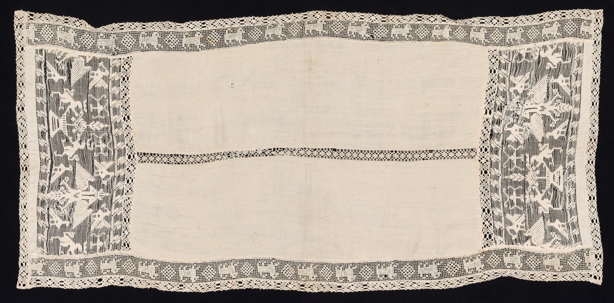 Tessuto con bordo di aquile bicipiti coronate con vari emblemi, uccelli..., XIX secolo da Unbekannt