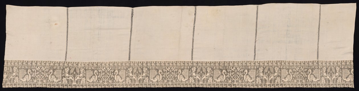 Tessuto con bordo di pavoni e vegetazione, XVII-XVIII secolo da Unbekannt