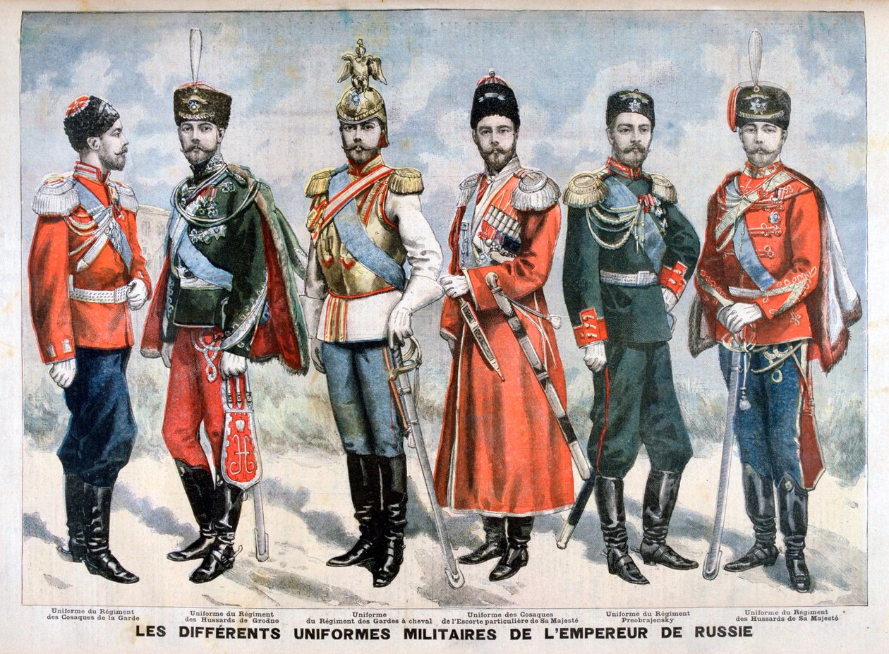 Diverse uniformi militari russe dell
