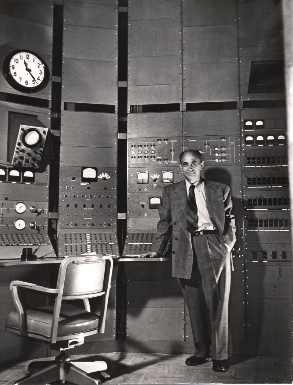 Enrico Fermi, fisico nucleare italo-americano, c1942 da Unbekannt