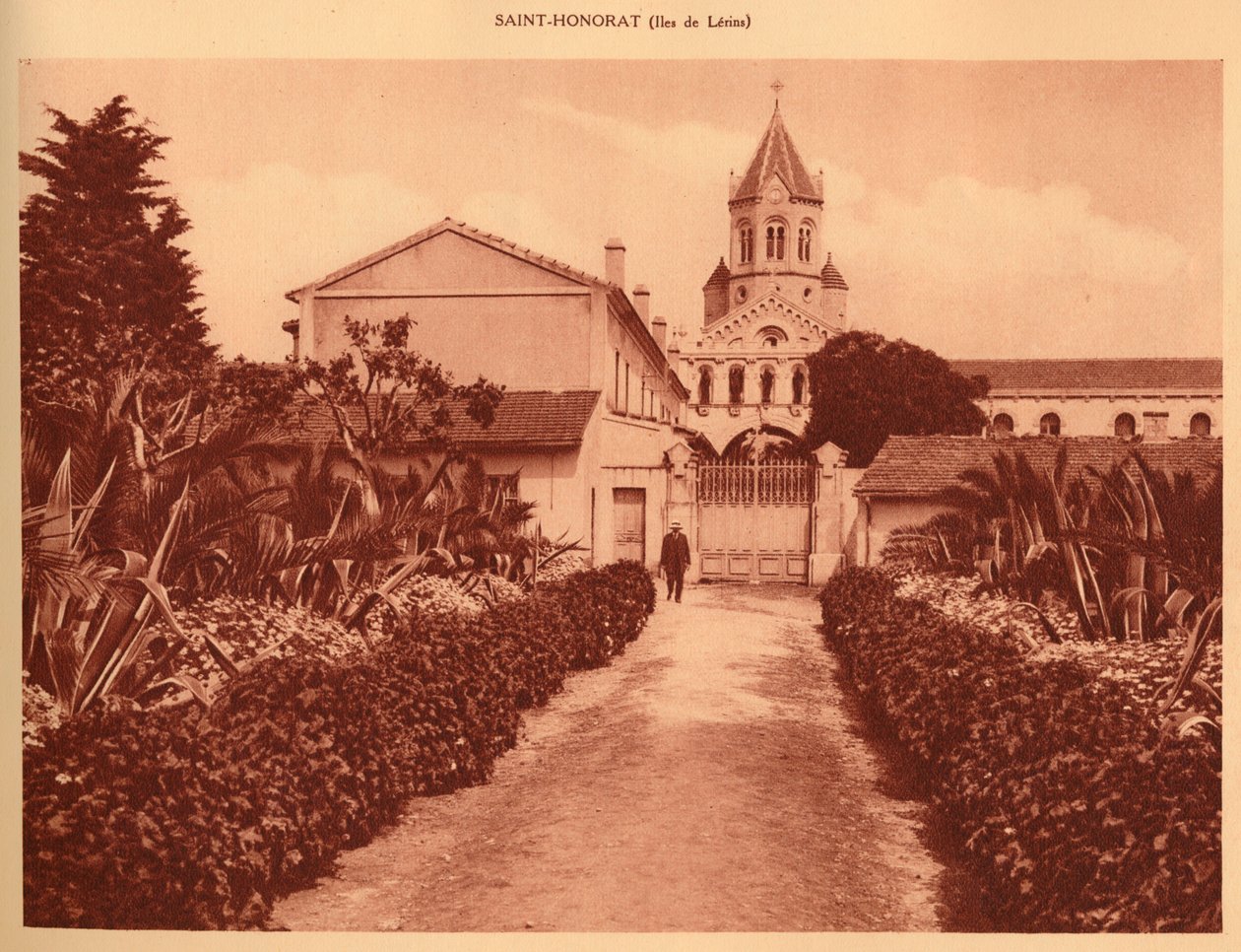 Ingresso del Monastero, Saint-Honorat, 1930 da Unbekannt