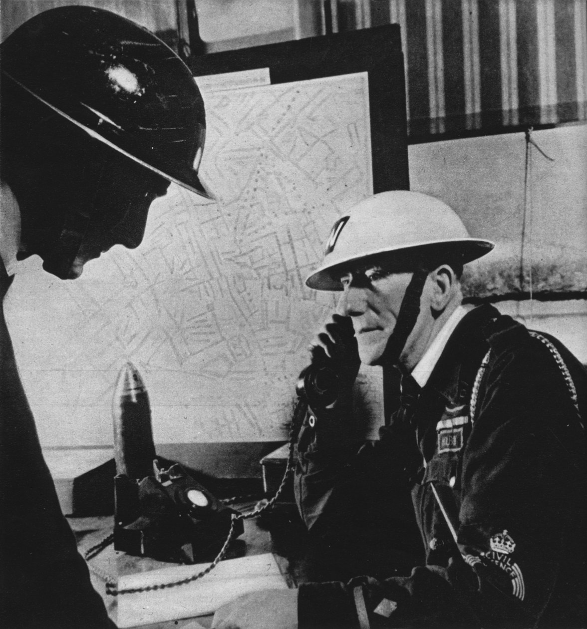 Cinquantamila incidenti sono stati segnalati ai centri di controllo di Londra durante il Blitz, 1941 1942 da Unbekannt