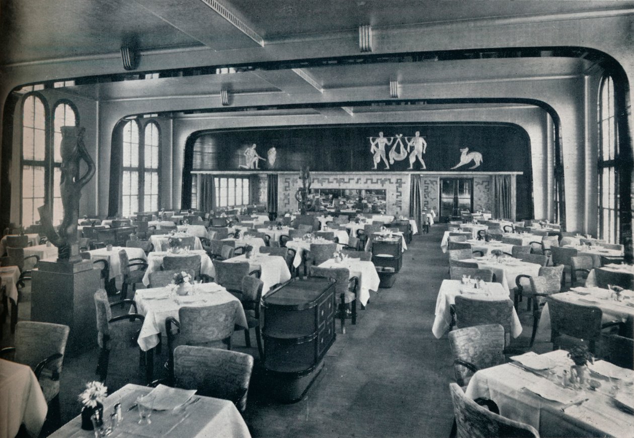 Salone da Pranzo di Prima Classe a bordo della Victoria, 1931 da Unbekannt