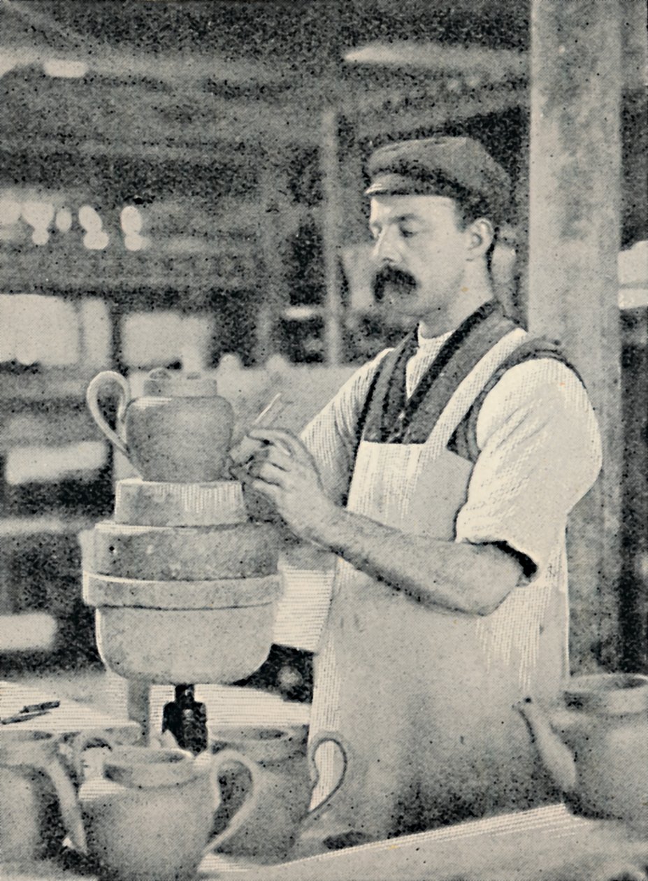 Riparazione del beccuccio di una teiera, c1917 da Unbekannt