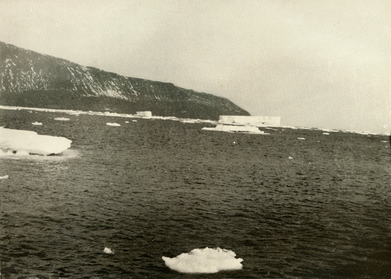 Ghiaccio galleggiante al largo di Capo Adare, c1908, 1909 da Unbekannt