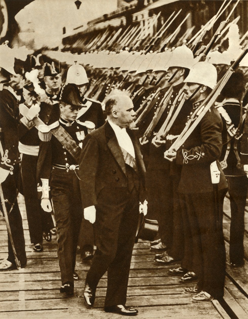 Il presidente francese Raymond Poincaré con Edoardo, Principe di Galles, a Portsmouth, giugno 1913 da Unbekannt