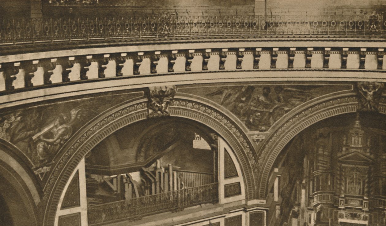 Dalla corona alla base della vasta cattedrale di Londra: la Galleria dei Sussurri, c1935 da Unbekannt